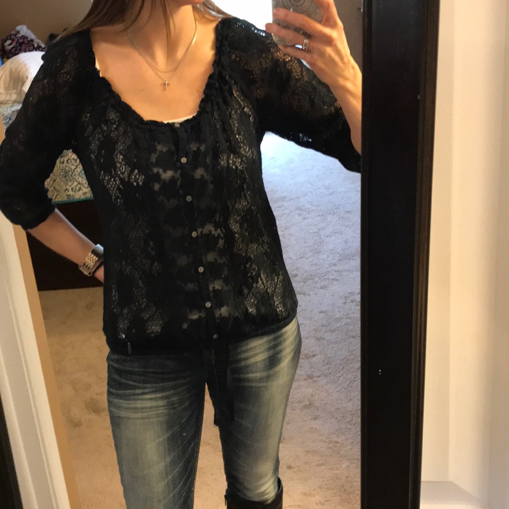 Hollister 3/4 length lace top size M